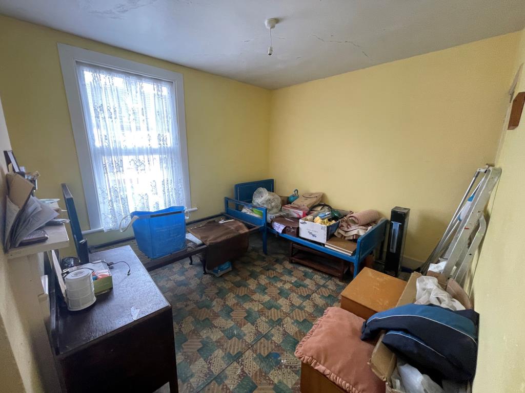Lot: 10 - FREEHOLD MID-TERRACE HOUSE FOR INVESTMENT - Bedroom one